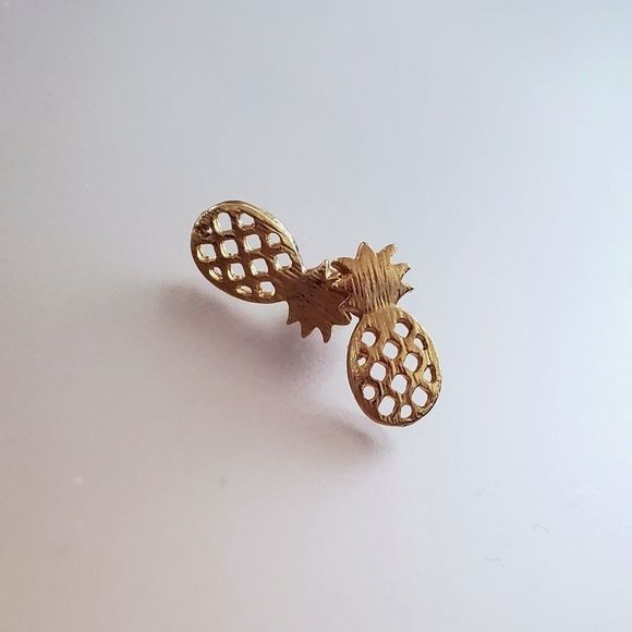 2 Pairs - Pineapple Stud Earrings - Picture 1 of 2